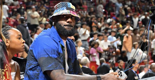 kaiyun-名记：詹姆斯自己都未必清楚还会打多久 他会等到明年再看情况